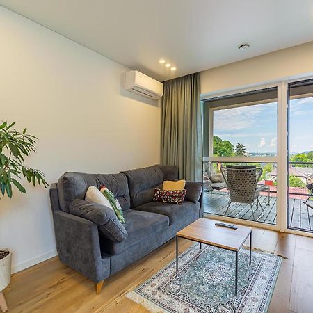 Sky Apartment With Free Parking And Balcony & Ac Каунас Екстериор снимка