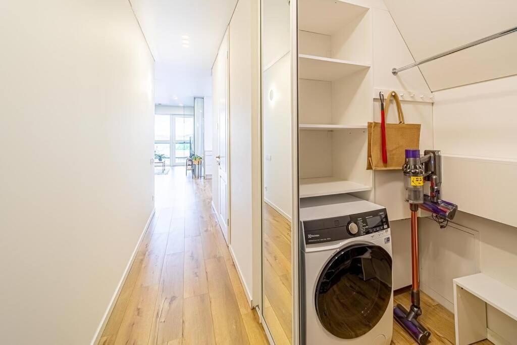 Sky Apartment With Free Parking And Balcony & Ac Каунас Екстериор снимка