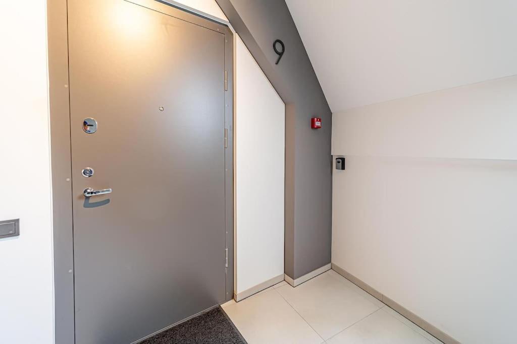 Sky Apartment With Free Parking And Balcony & Ac Каунас Екстериор снимка